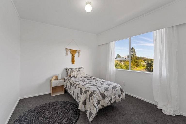 Photo of property in 5 Freyberg Crescent, Waikanae Beach, Waikanae, 5036