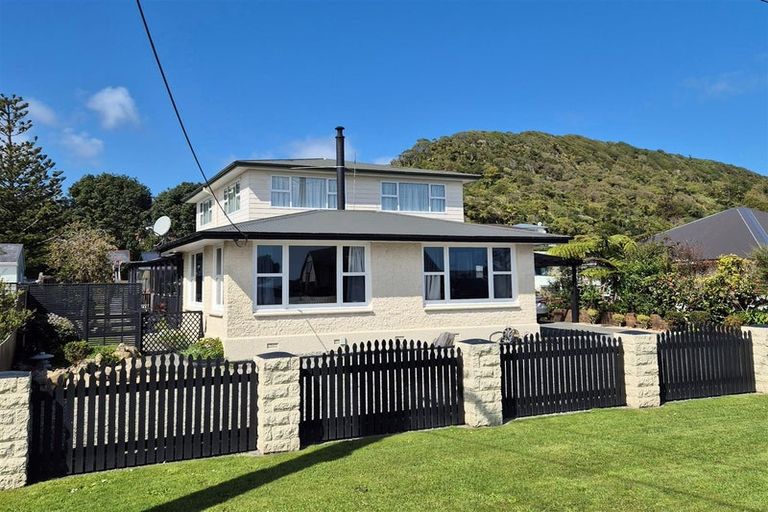 Photo of property in 111 Main South Road, Karoro, Greymouth, 7805