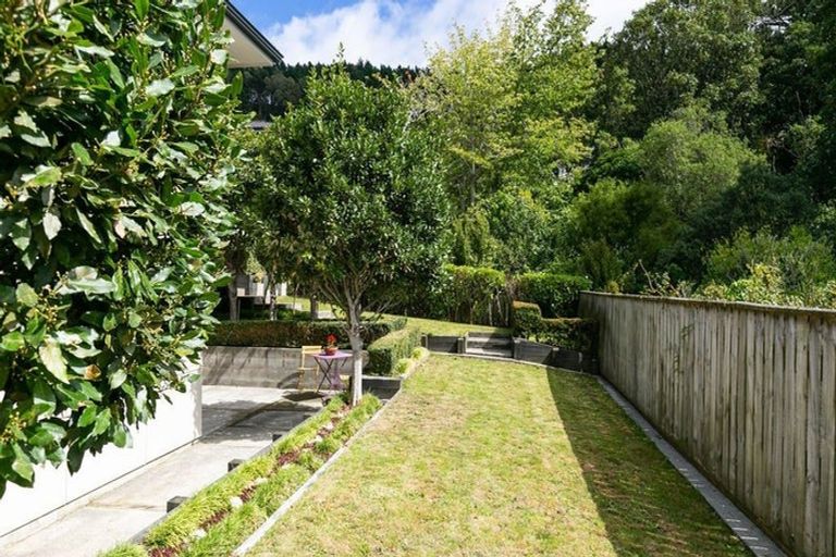 Photo of property in 327 Main Road, Tawa, Wellington, 5028