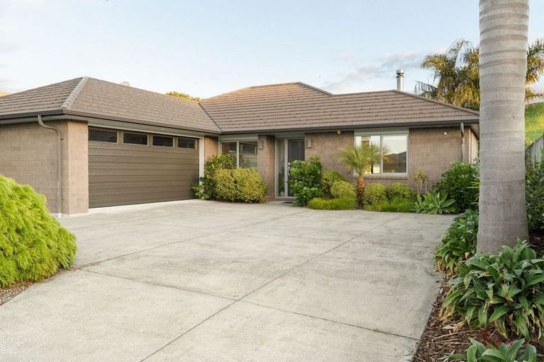 Photo of property in 190 Ballintoy Park Drive, Welcome Bay, Tauranga, 3175