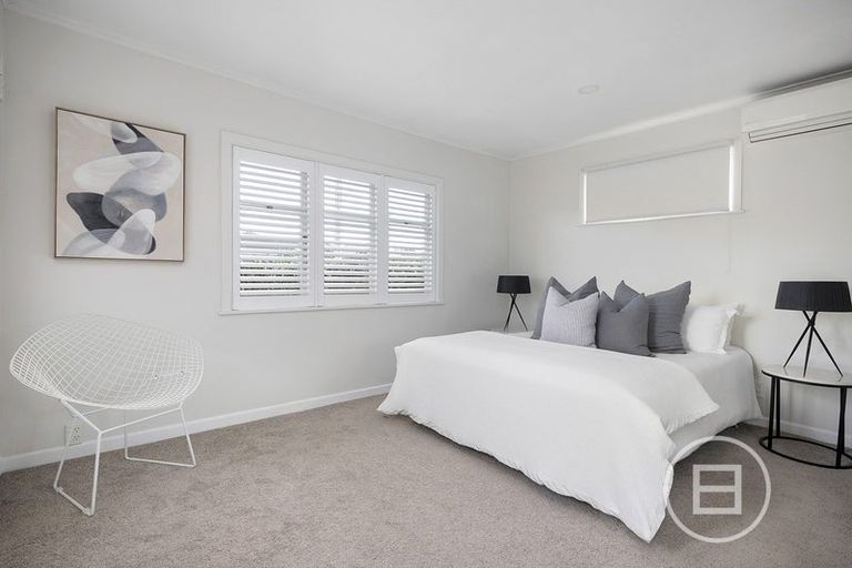 Photo of property in 1/17 Hillcrest Avenue, Hillcrest, Auckland, 0627