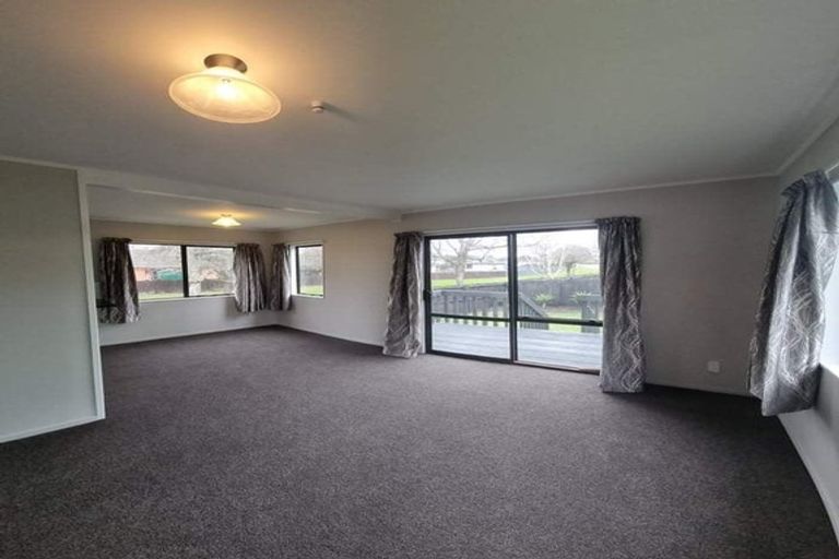 Photo of property in 1/11 Blackgate Place, Weymouth, Auckland, 2103