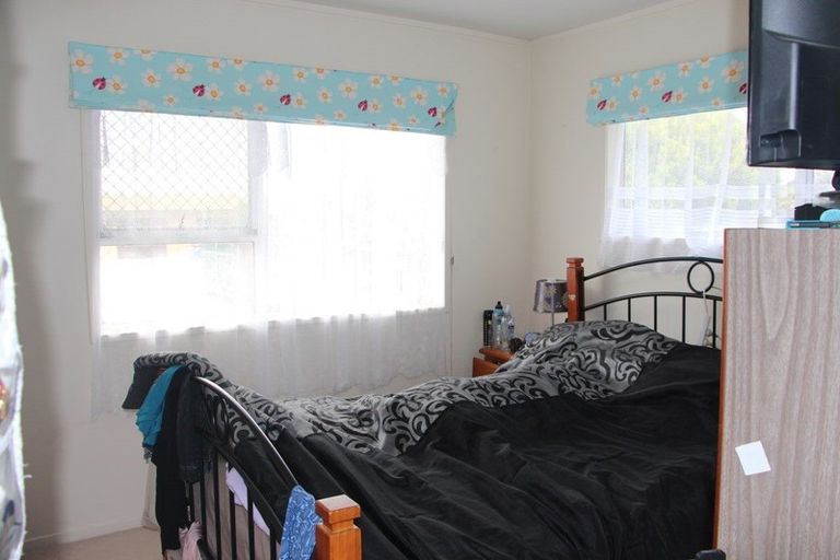 Photo of property in 375 Hobsonville Road, Hobsonville, Auckland, 0618