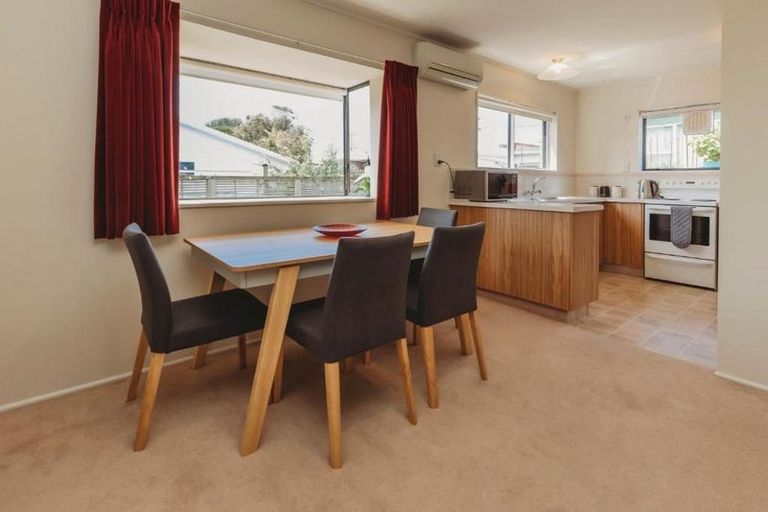 Photo of property in 2/47 Gilbert Street, New Plymouth, 4310