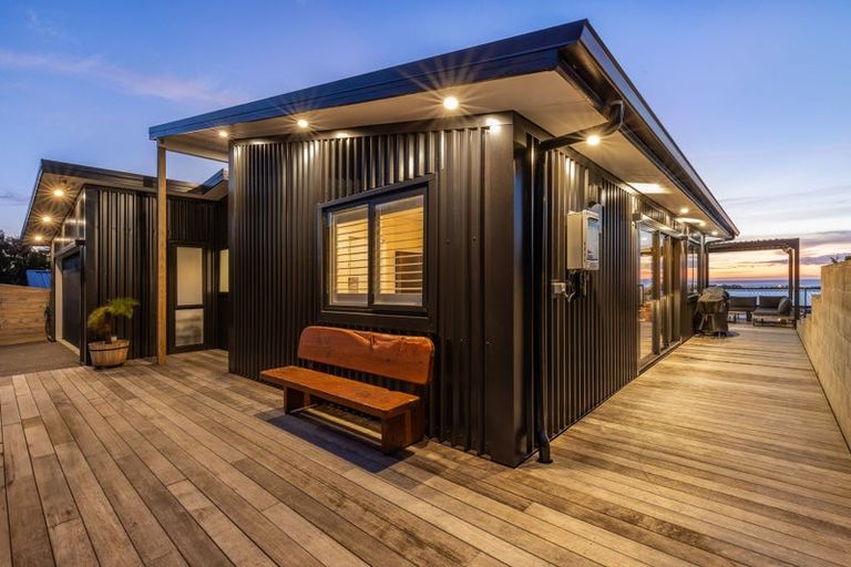 Photo of property in 74 Kotare Street, Waikanae, 5036