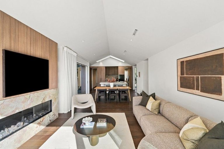 Photo of property in 2/183 Weston Road, St Albans, Christchurch, 8052