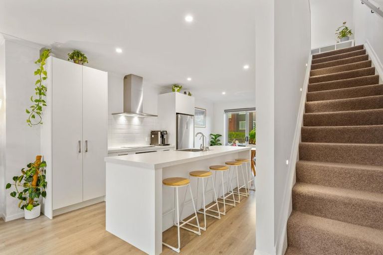 Photo of property in 41 Ambar Ridge Avenue, Massey, Auckland, 0614