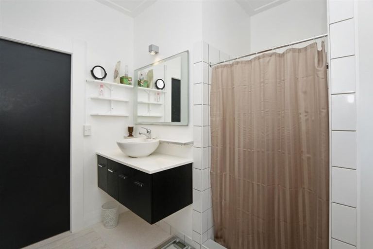 Photo of property in 5 Layard Street, Opunake, 4616