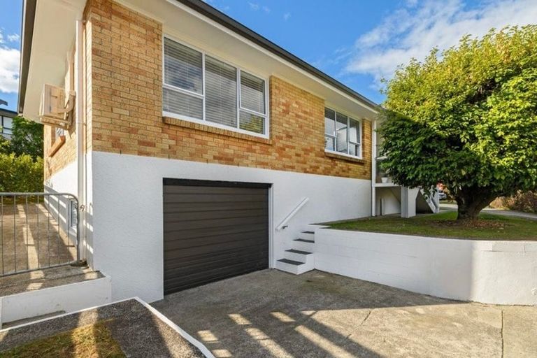 Photo of property in 24 Warwick Place, Brookfield, Tauranga, 3110