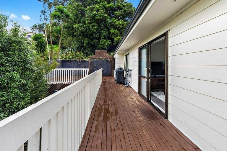 Photo of property in 2/31 Rangeview Road, Sunnyvale, Auckland, 0612