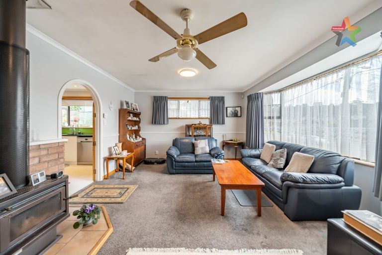 Photo of property in 8 Hawthorn Crescent, Stokes Valley, Lower Hutt, 5019