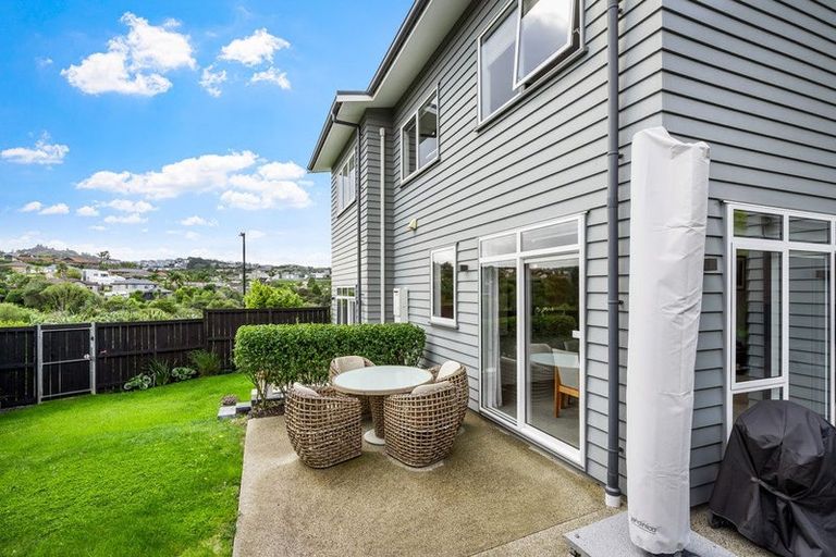 Photo of property in 92 Arran Point Parade, Orewa, 0931