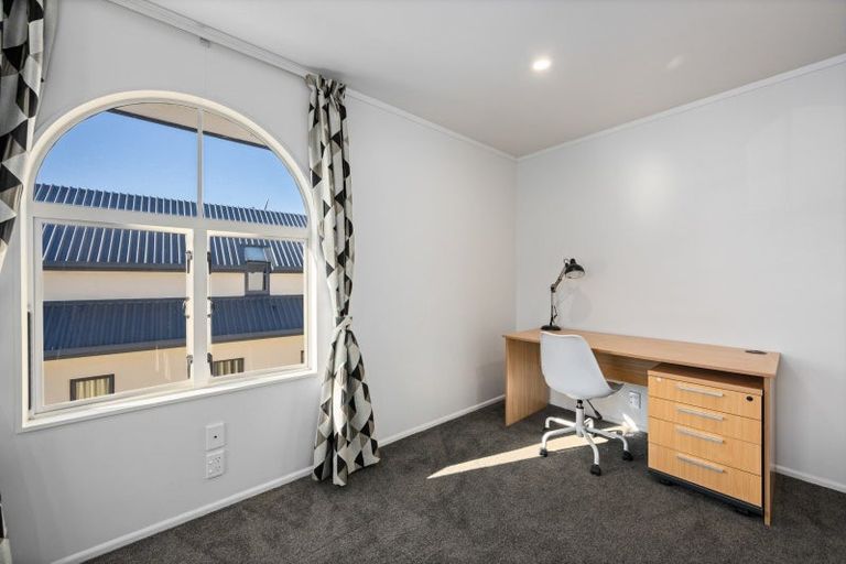 Photo of property in 37 Waikawa Road, Picton, 7220