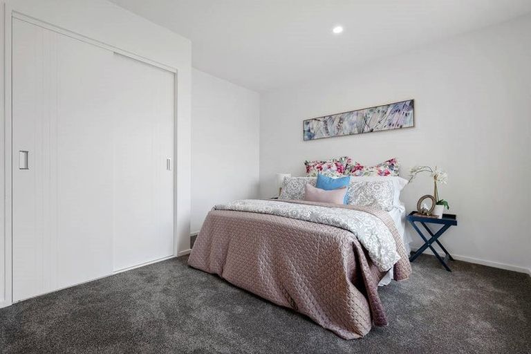 Photo of property in 26b Hutchinsons Road, Bucklands Beach, Auckland, 2014