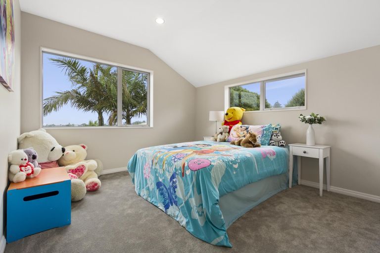 Photo of property in 11a Matisse Drive, West Harbour, Auckland, 0618