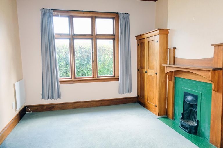 Photo of property in 74 Wharfe Street, South Hill, Oamaru, 9400