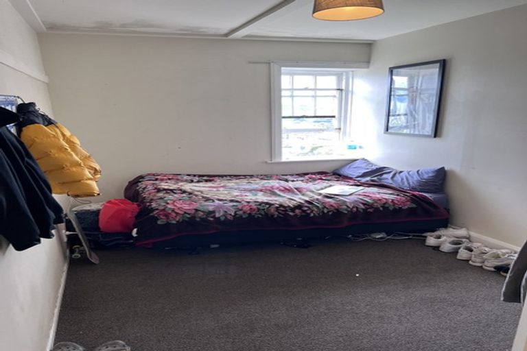 Photo of property in 76a Kelburn Parade, Kelburn, Wellington, 6012