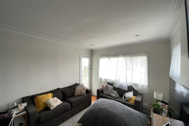 Photo of property in 216 Te Atatu Road, Te Atatu South, Auckland, 0610