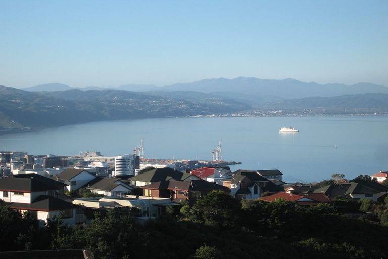 Photo of property in 49 Ashton Fitchett Drive, Brooklyn, Wellington, 6021