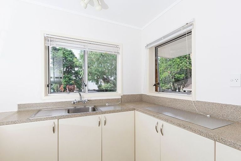 Photo of property in 1/4 Panorama Road, Mount Wellington, Auckland, 1060