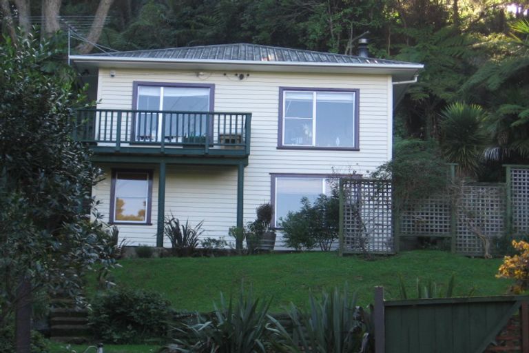 Photo of property in 53 Laingholm Drive, Laingholm, Auckland, 0604