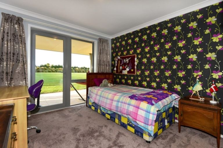 Photo of property in 5 Landsborough Drive, Darfield, 7571