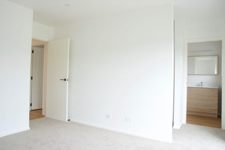 Photo of property in 5 Filmer Crescent, Wallaceville, Upper Hutt, 5018