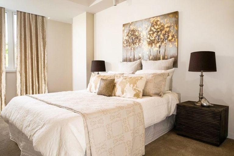 Photo of property in 83 Panorama Heights, Orewa, 0931