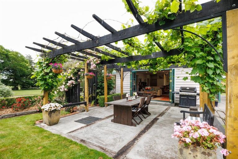 Photo of property in 552 Porewa Road, Marton, 4787