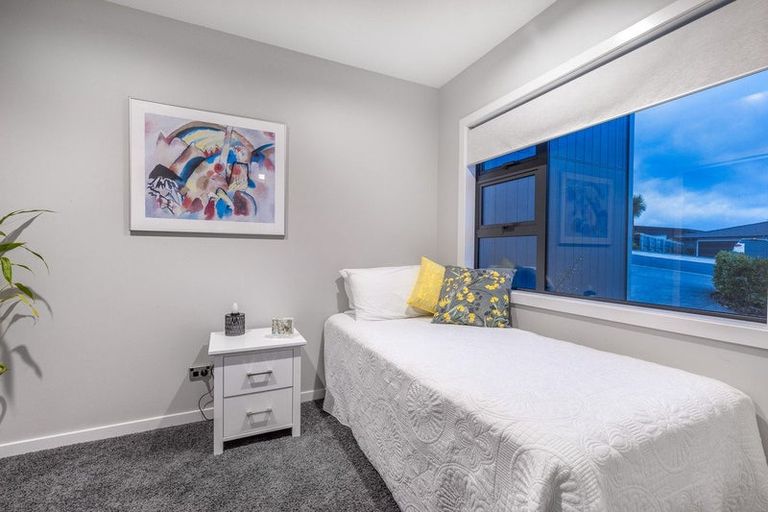 Photo of property in 154 Endeavour Drive, Whitby, Porirua, 5024