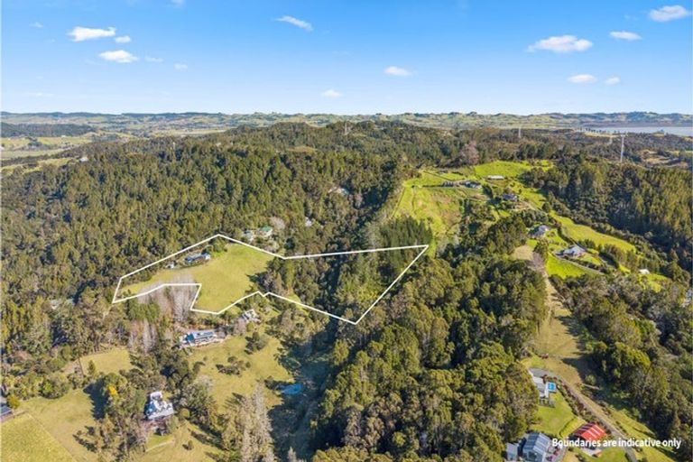 Photo of property in 82 Pinchgut Road, Kaukapakapa, 0873