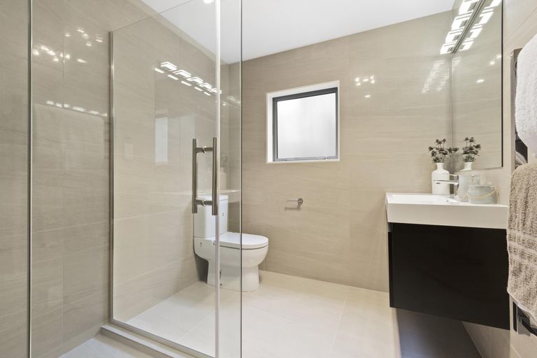 Photo of property in 11a Matisse Drive, West Harbour, Auckland, 0618