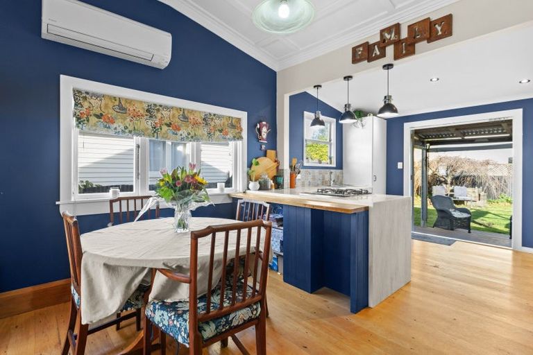 Photo of property in 12 Kinross White Street, Napier South, Napier, 4110