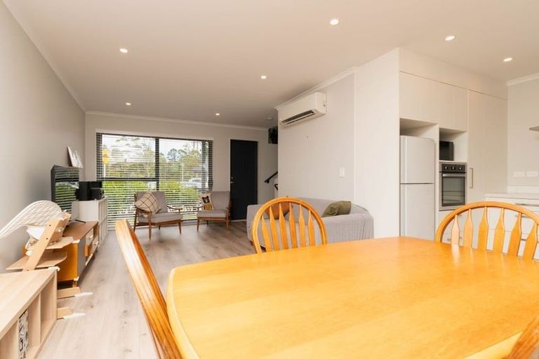 Photo of property in 67 Mettam Drive, Swanson, Auckland, 0614