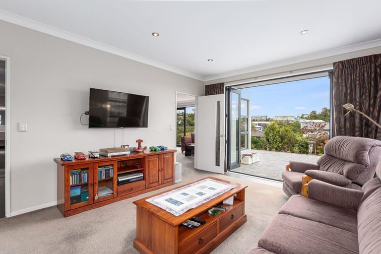 Photo of property in 114 Navigation Drive, Whitby, Porirua, 5024