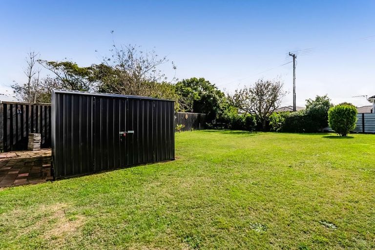 Photo of property in 7 Robbins Crescent, Hawera, 4610