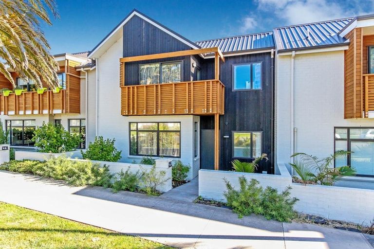 Photo of property in 70 Buckley Avenue, Hobsonville, Auckland, 0616