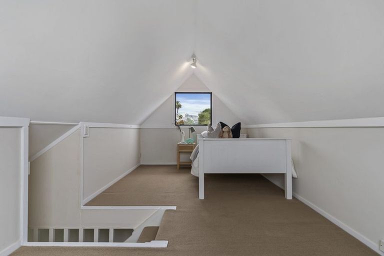 Photo of property in 2/30 Vauxhall Road, Devonport, Auckland, 0624