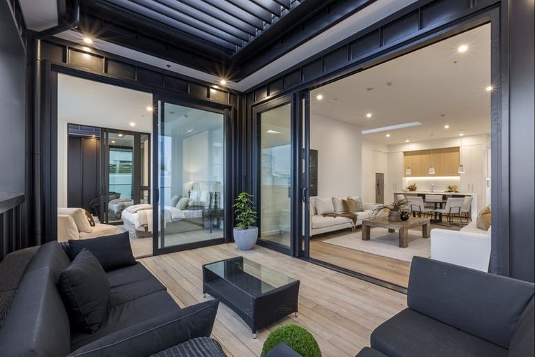 Photo of property in 5/14 Tamariki Avenue, Orewa, 0931