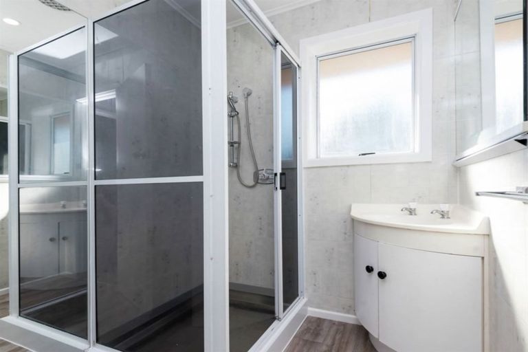 Photo of property in 1/7 Wyman Place, Pakuranga Heights, Auckland, 2010