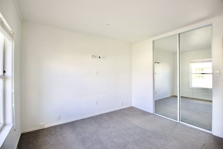 Photo of property in 3b Lake Pupuke Drive, Takapuna, Auckland, 0622