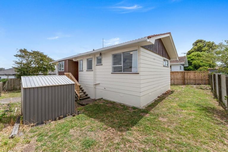 Photo of property in 2/48 Archmillen Avenue, Pakuranga Heights, Auckland, 2010