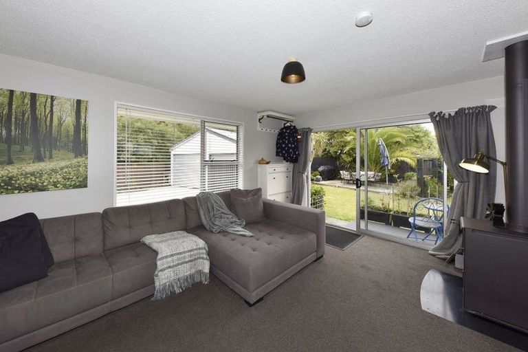 Photo of property in 2/50 Valecrest Avenue, Parklands, Christchurch, 8083
