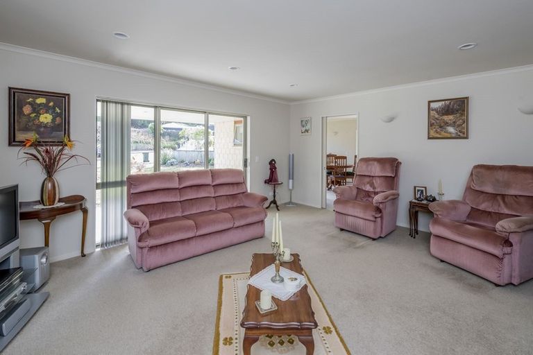 Photo of property in 23 Leanne Way, Waikanae Beach, Waikanae, 5036