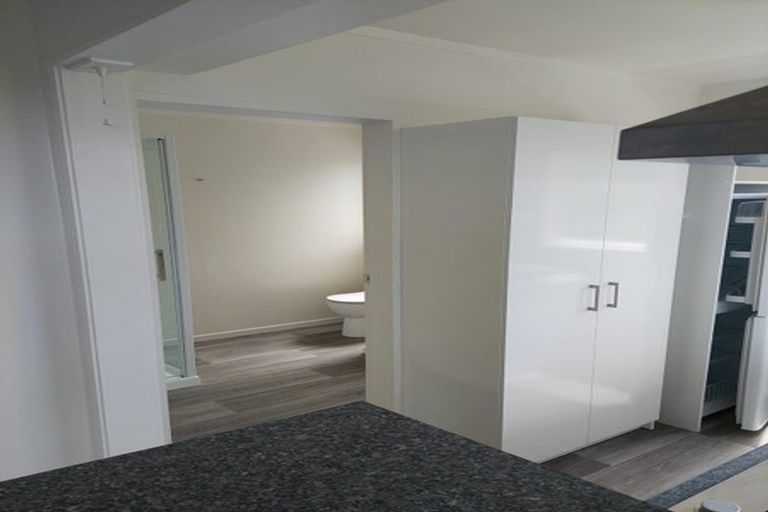 Photo of property in 29b Harbour View Road, Northland, Wellington, 6012