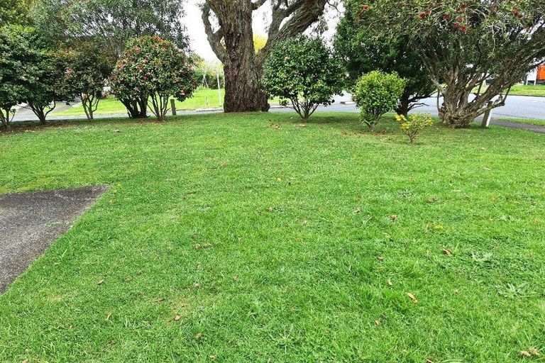 Photo of property in 125 Reeves Road, Pakuranga Heights, Auckland, 2010