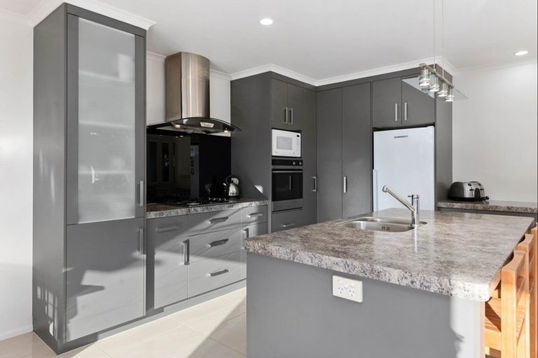 Photo of property in 96 Basley Road, Owhata, Rotorua, 3010