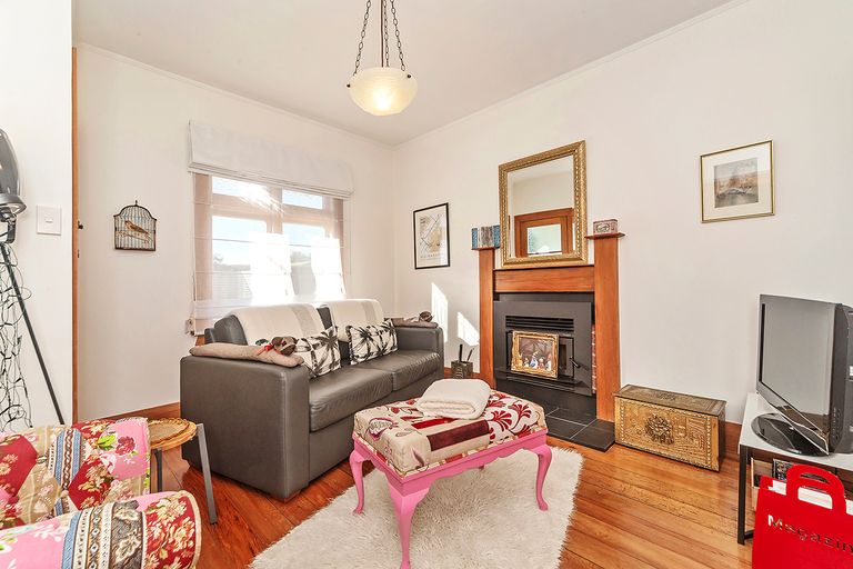 Photo of property in 4 Venice Street, Martinborough, 5711