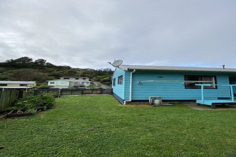 Photo of property in 33 Omapere Street, Whitby, Porirua, 5024