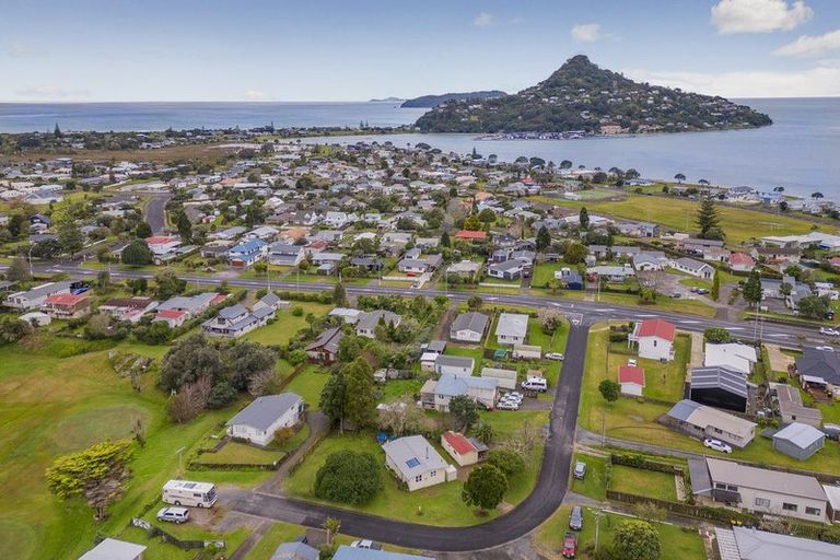 Photo of property in 5 Daphne Road, Tairua, 3508